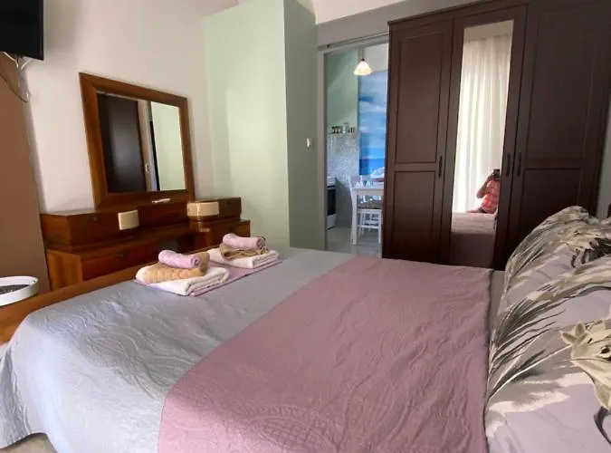 Maki Apartment